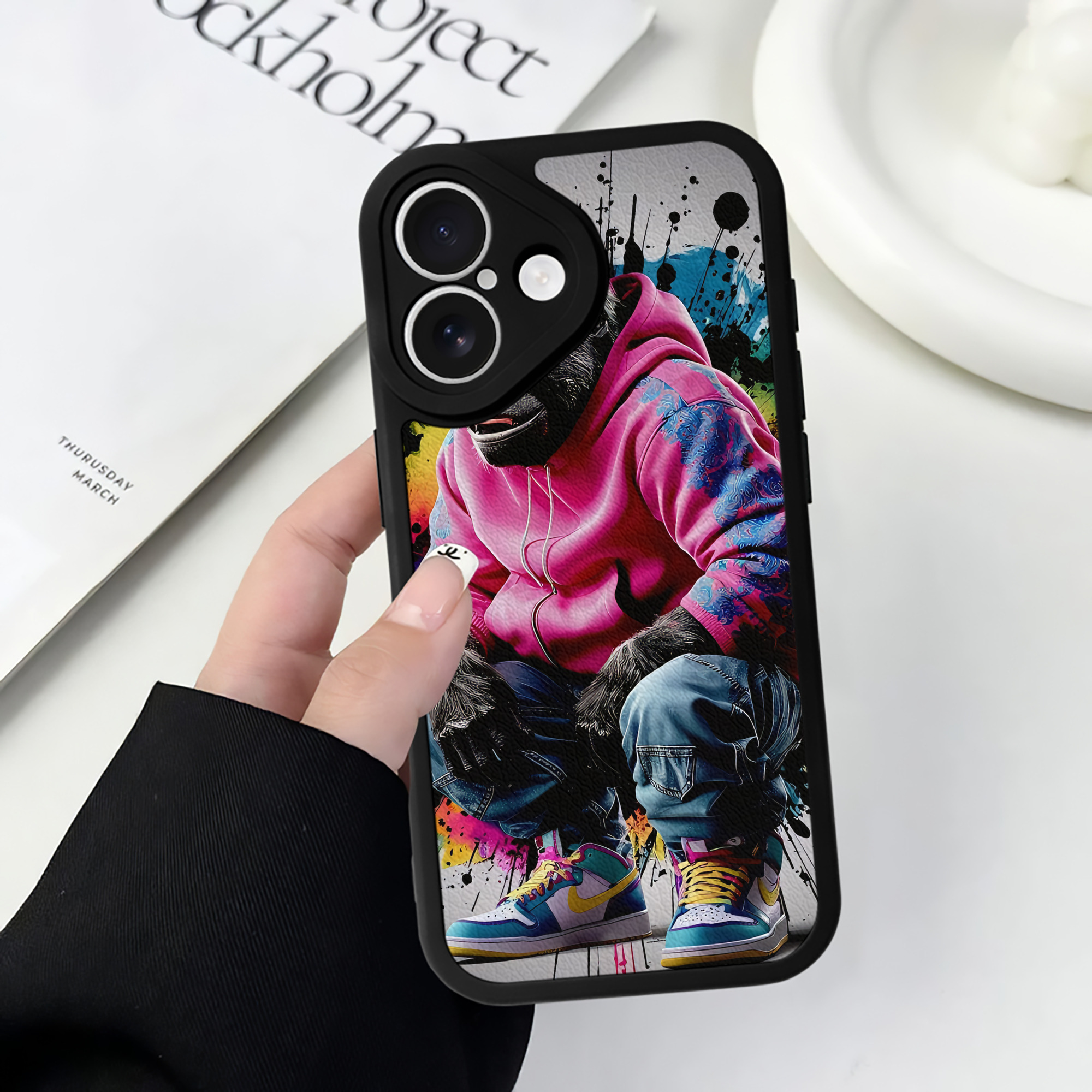 （画像用） ミッキーマウス Mickey Mouse 【iPhone 16シリーズ対応】シリコンスマホケース（レザー調） 材質：シリコン